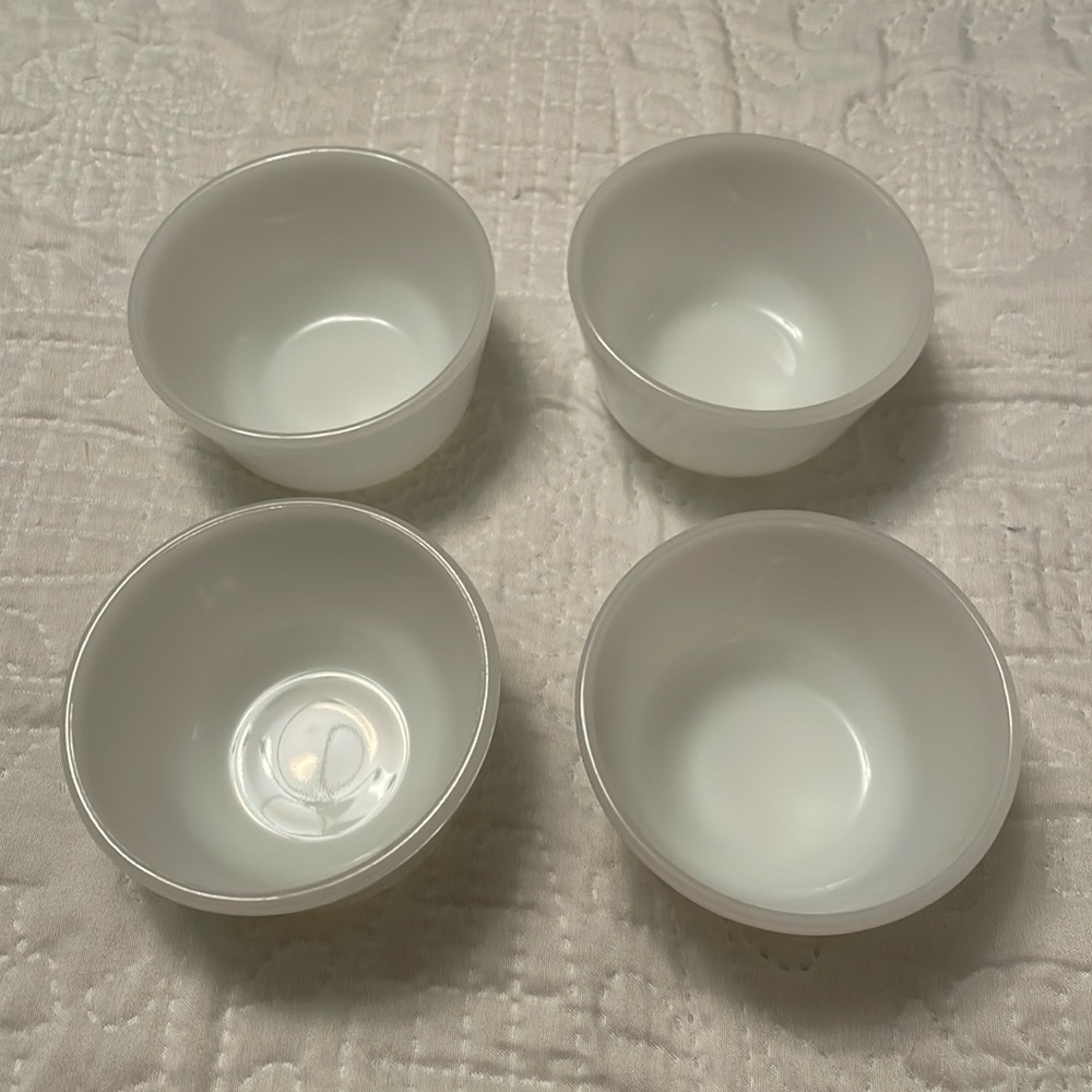 Vintage Set of 4 White Milk Glass Pudding Custard Dishes Prep Pinch Cups Bowls